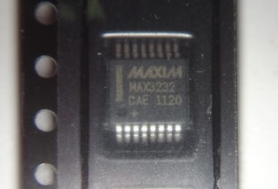 MAX3232CAE RS232接口驱动IC详解 性能与接口独立剖析